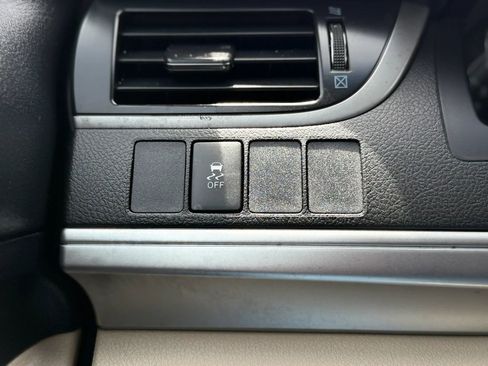 Used 2012 Toyota Camry LE FWD image 27