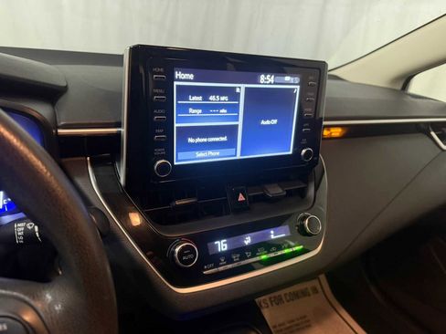 Used 2020 Toyota Corolla LE image 34