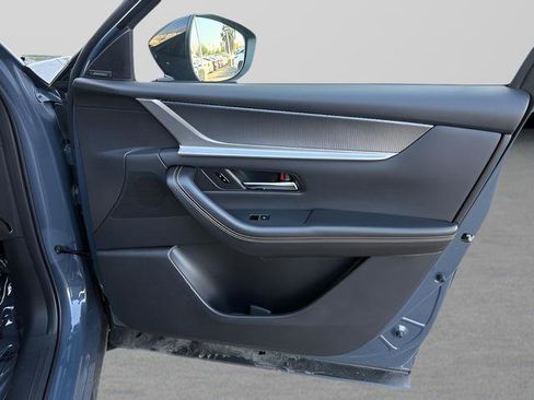 Used 2025 MAZDA CX-70 Plug-In Hybrid w/ Premium Pkg image 26