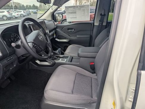 New 2026 Nissan Frontier SV w/ Tow Package AWD/4WD image 15