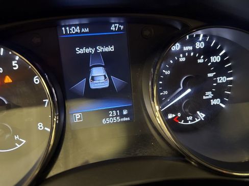 Used 2018 Nissan Rogue SV w/ Sun & Sound Touring Package image 17