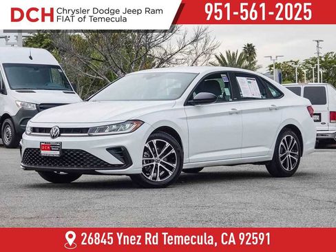 Used 2025 Volkswagen Jetta Sport image 1