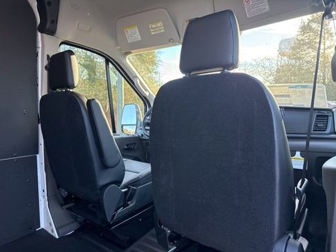 New 2026 Ford Transit 250 148 Medium Roof w/ Load Area Protection Package image 29