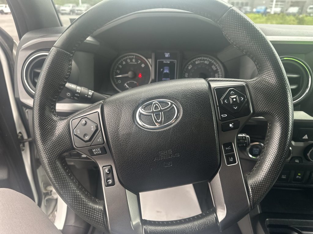Used 2021 Toyota Tacoma TRD Off-Road w/ Technology Package AWD/4WD image 21