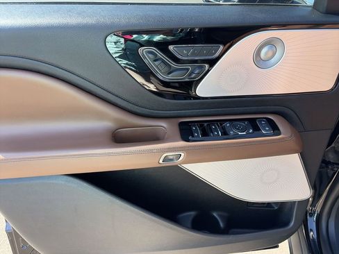 Used 2020 Lincoln Aviator Reserve w/ Equipment Group 202A AWD/4WD image 13