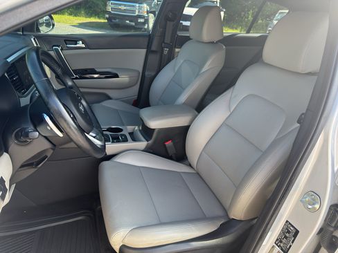 Used 2021 Kia Sportage S w/ S FWD Premium Package image 9
