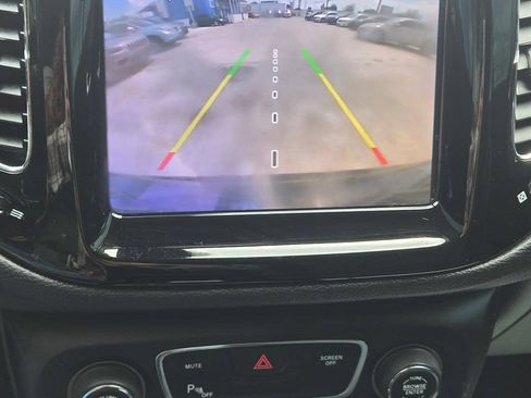 Used 2019 Jeep Compass Sport w/ Tech Group FWD image 10