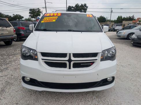 Used 2019 Dodge Grand Caravan GT FWD image 2
