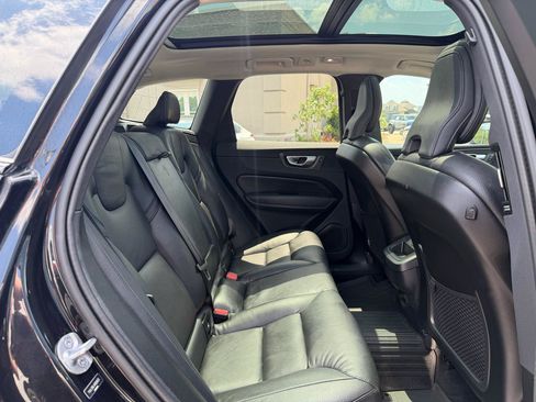 Used 2024 Volvo XC60 B5 Plus AWD/4WD image 17
