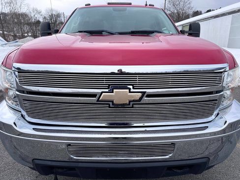 Used 2011 Chevrolet Silverado 2500 LT w/ Interior Plus Package image 3