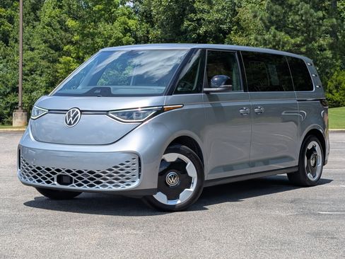 Used 2025 Volkswagen ID. Buzz 1st Edition RWD image 4