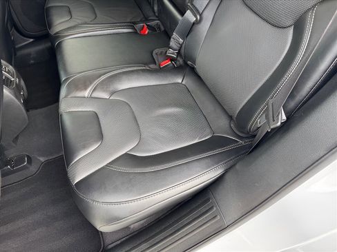 Used 2023 Jeep Cherokee Altitude Lux image 11