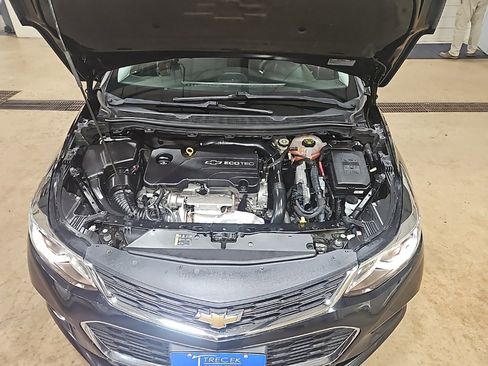 Used 2017 Chevrolet Cruze LT w/ Sun And Sound Package image 2