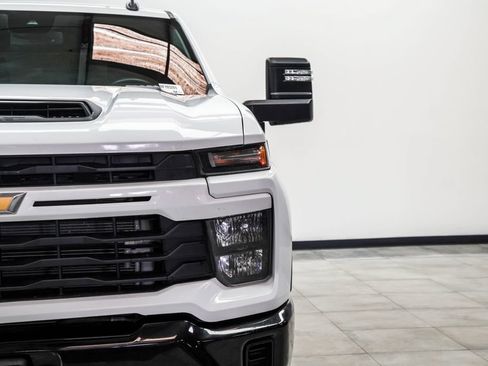 Used 2024 Chevrolet Silverado 2500 Custom w/ Custom Value Package AWD/4WD image 4