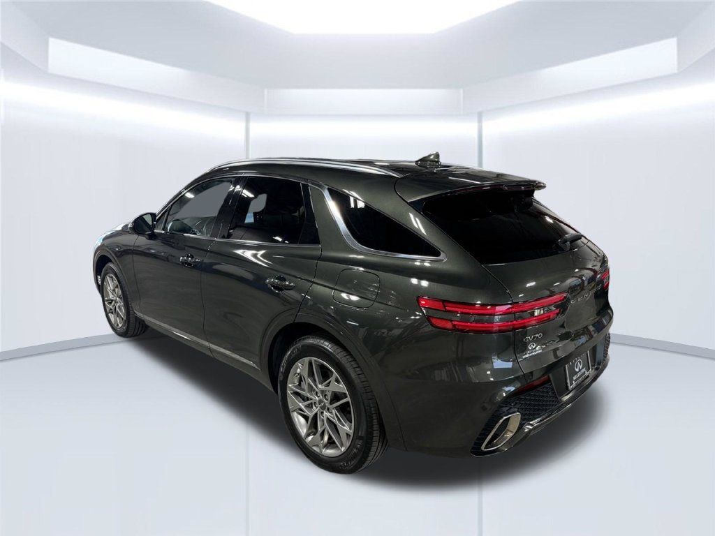 Used 2025 Genesis GV70 2.5T AWD/4WD image 5