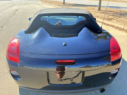 Used 2006 Pontiac Solstice 2dr Convertible w/ Premium Package image 11
