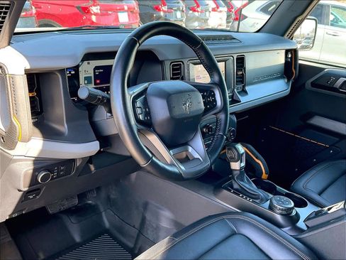 Used 2023 Ford Bronco Badlands image 8