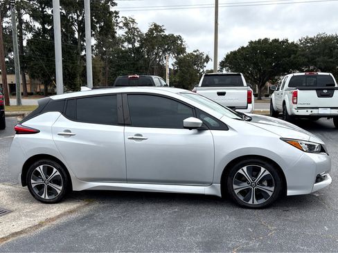 Used 2021 Nissan Leaf SV w/ SV Technology Package image 25
