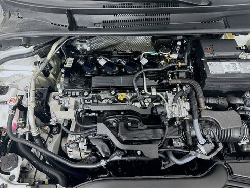 Used 2025 Toyota Corolla LE image 31