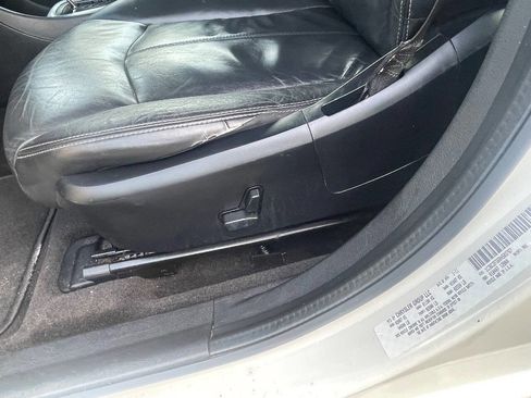 Used 2011 Chrysler 200 Limited image 12