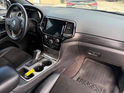 Used 2019 Jeep Grand Cherokee Altitude image 17