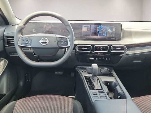 Used 2026 Nissan Sentra SR w/ Floor Mat Package FWD image 10