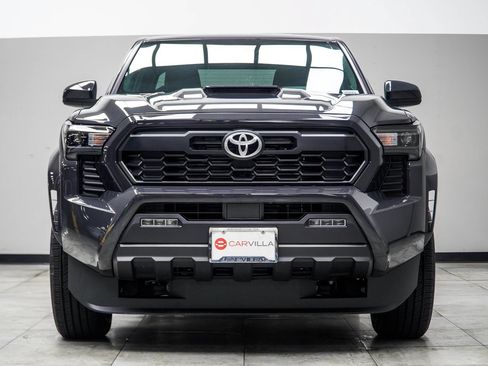 Used 2025 Toyota Tacoma TRD Sport AWD/4WD image 7