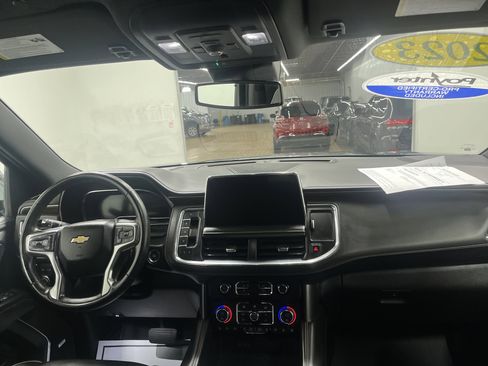 Used 2023 Chevrolet Suburban Premier AWD/4WD image 23