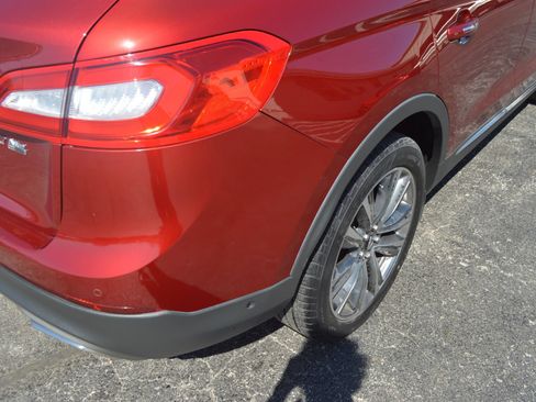 Used 2016 Lincoln MKX Reserve w/ Technology Package AWD/4WD image 9