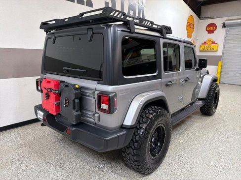Used 2020 Jeep Wrangler Unlimited Sahara image 41