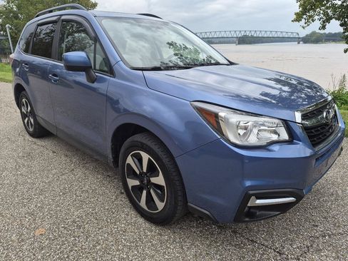 Used 2018 Subaru Forester 2.5i Premium AWD/4WD image 4