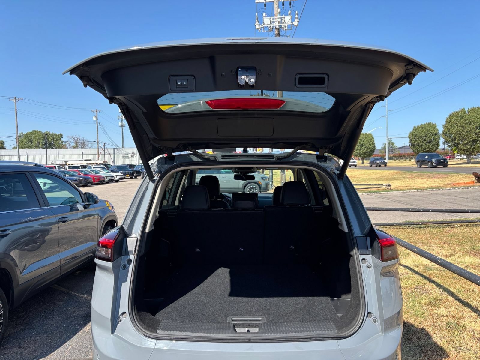 Used 2026 Nissan Rogue SL FWD image 33