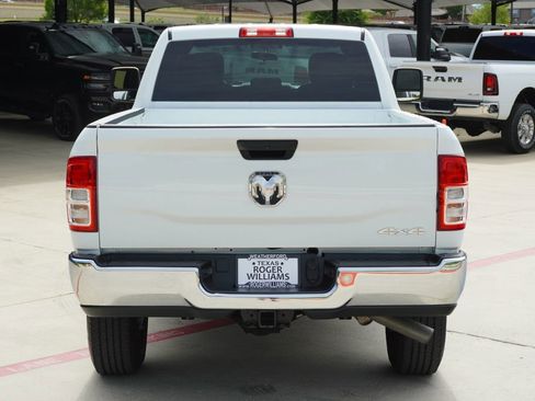 Used 2024 RAM 2500 Tradesman w/ Chrome Appearance Group AWD/4WD image 4