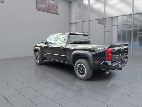 New 2025 Toyota Tacoma TRD Off-Road image 9