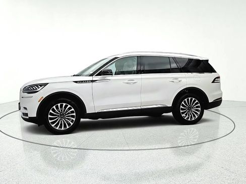 Used 2023 Lincoln Aviator AWD w/ Premium Package image 3