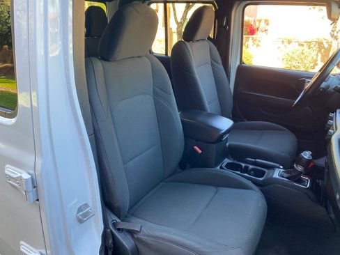 Used 2021 Jeep Gladiator Sport AWD/4WD image 38
