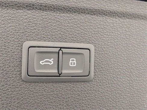 Used 2019 Audi SQ5 Prestige w/ Prestige Package image 31