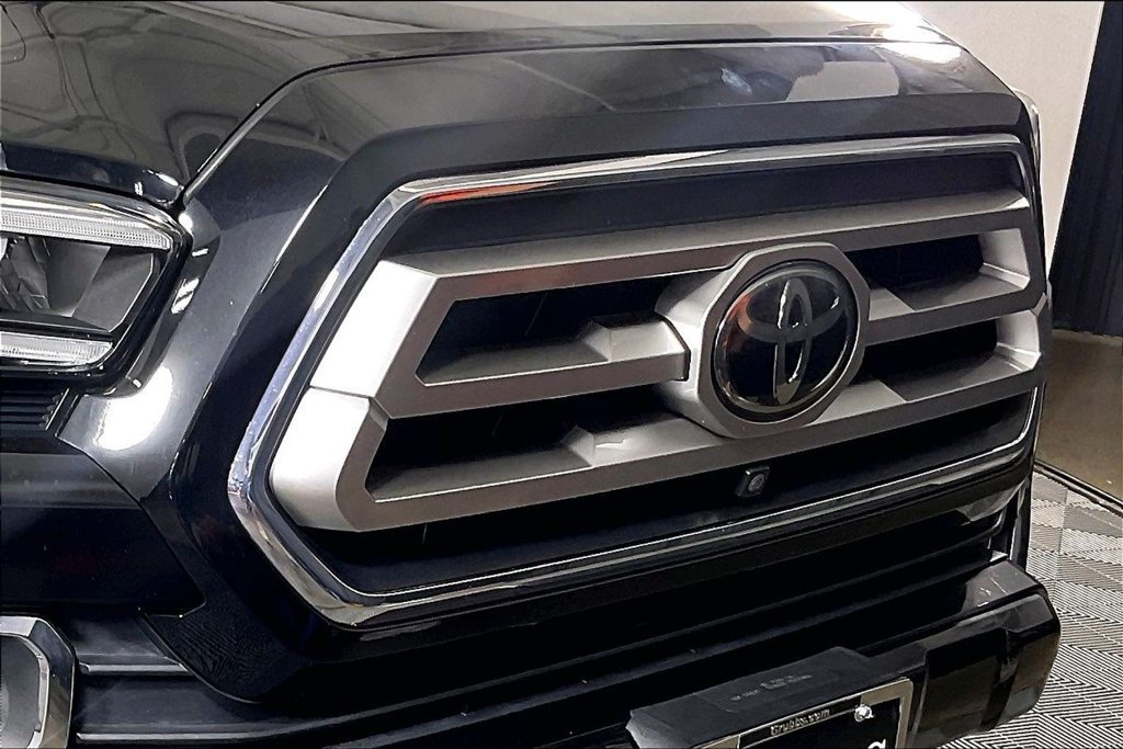 Used 2022 Toyota Tacoma Limited w/ Nightshade Package AWD/4WD image 38