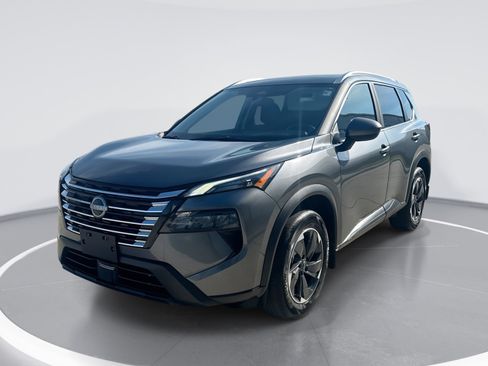 Used 2025 Nissan Rogue SV w/ SV Premium Package AWD/4WD image 1