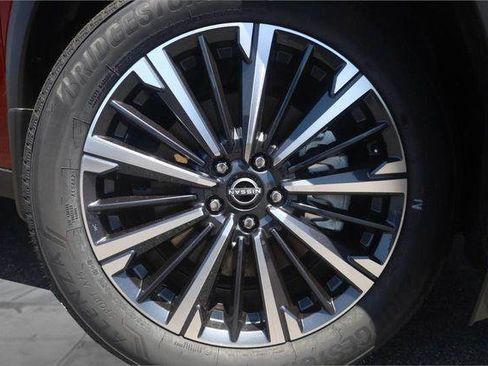 New 2026 Nissan Pathfinder Platinum AWD/4WD image 3
