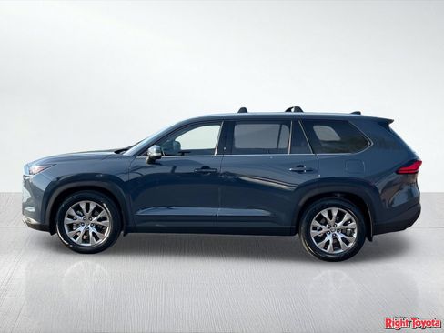 Certified 2024 Toyota Grand Highlander FWD image 4