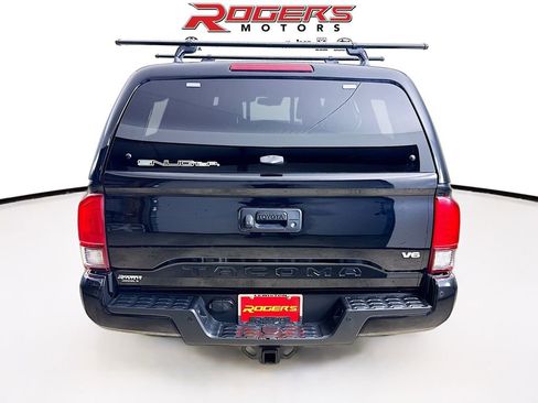 Certified 2018 Toyota Tacoma TRD Sport image 7