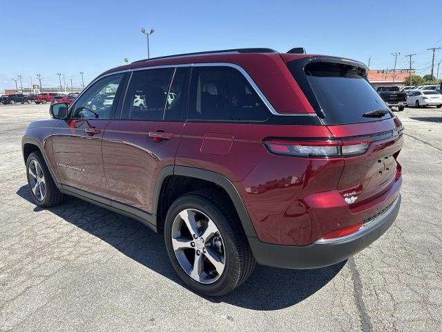 Used 2024 Jeep Grand Cherokee Limited w/ Luxury Tech Group II AWD/4WD image 9