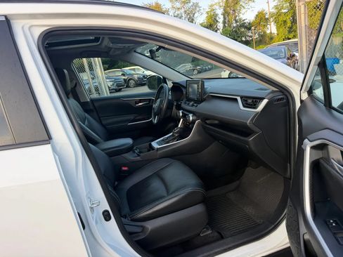 Used 2021 Toyota RAV4 XLE w/ Convenience Package AWD/4WD image 27