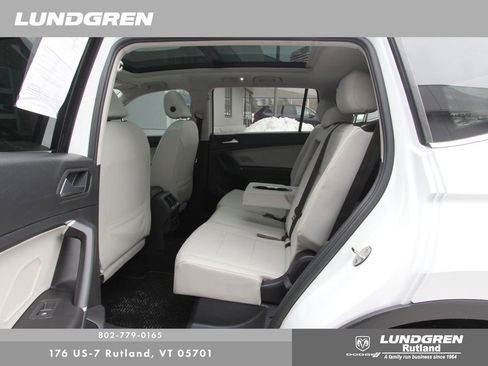 Used 2020 Volkswagen Tiguan SEL w/ 3rd Row Seat Package image 39
