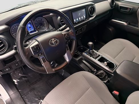 Used 2019 Toyota Tacoma SR5 RWD image 7