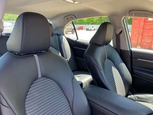 Used 2023 Toyota Camry SE FWD image 18