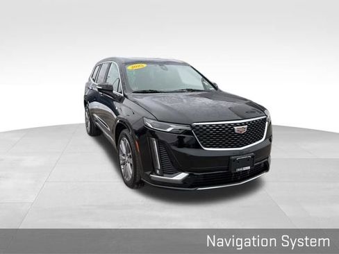 Used 2025 Cadillac XT6 Premium Luxury image 3