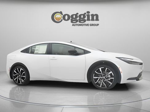 New 2026 Toyota Prius Plug-In Hybrid image 25