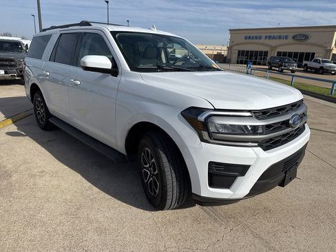 Used 2024 Ford Expedition Max XLT image 18